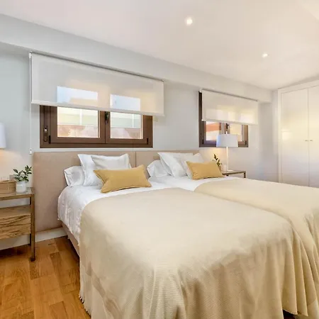 Sebastian Souviron In By Solaga Homes Apartment Málaga