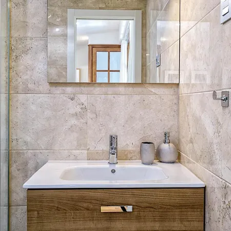 Sebastian Souviron In By Solaga Homes Apartamento Málaga
